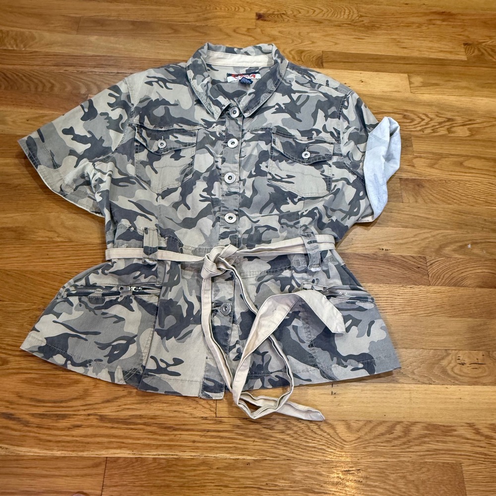 Mwah Jeans Womens 30W Camo Utility Jacket Short Sleeve Belted Grey Tan Button Up